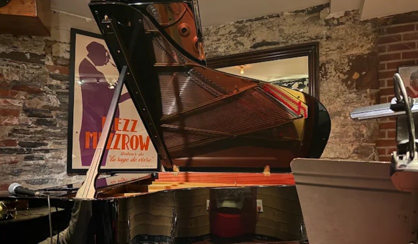 Vintage jazz poster and a grand piano